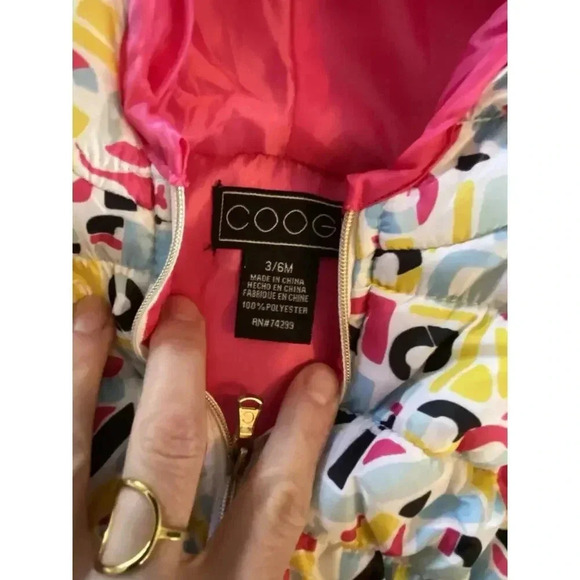 Coogi Quilted Puffer Vest Coat 3-6 Month Zip Up Kids Toddler Hood Pink Girls - Picture 2 of 6